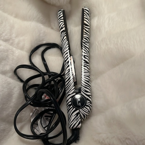 I S O PROFESSIONAL 1 INCH STRAIGHT IRON. ZEBRA PRINT. Gently used. - Picture 3 of 6
